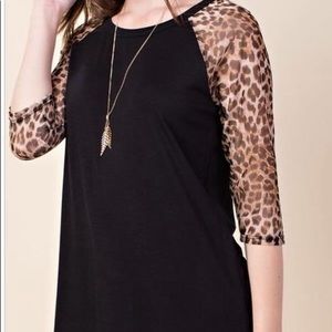 Leopard sleeve tunic